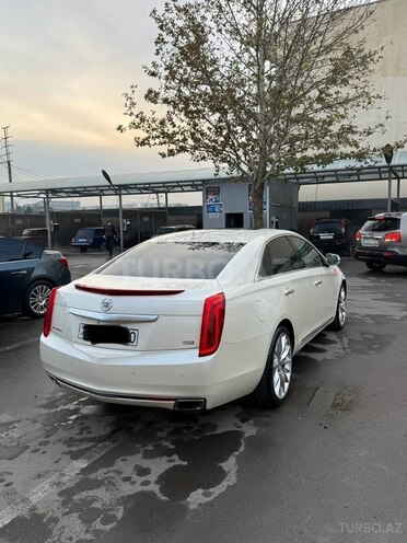 Cadillac XTS-3