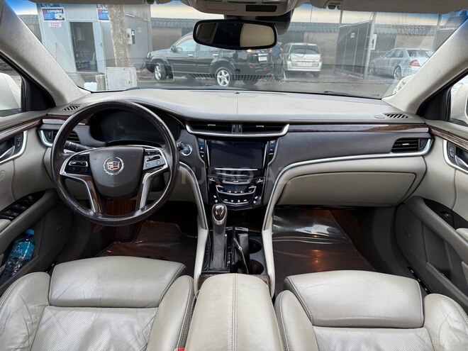 Cadillac XTS-4