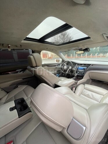 Cadillac XTS-6