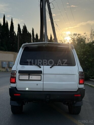 Toyota Land Cruiser-4