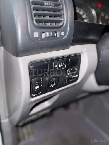 Toyota Land Cruiser-14