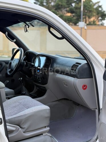 Toyota Land Cruiser-7