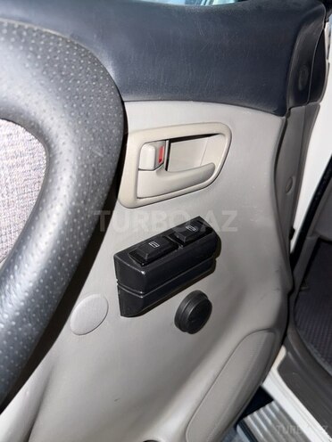 Toyota Land Cruiser-15