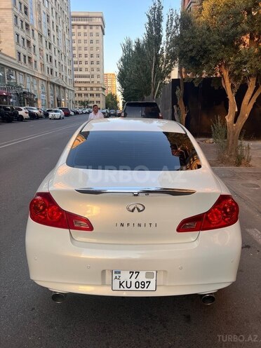 Infiniti G25-4