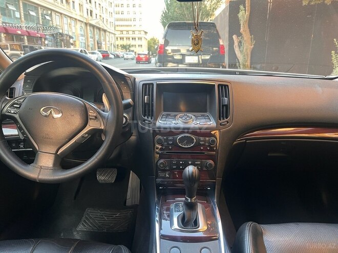 Infiniti G25-6