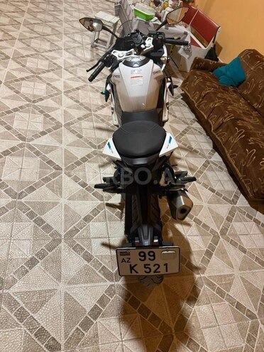 CFMOTO 300 SR-S-5