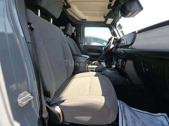 Jeep Wrangler-15