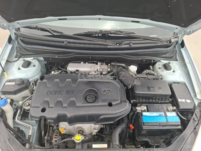 Hyundai Accent-6