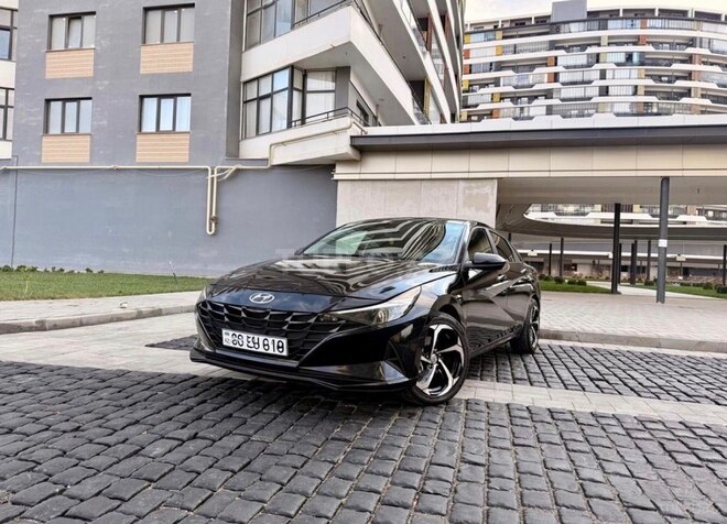 Hyundai Elantra-1