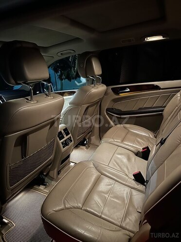 Mercedes GL 500 4MATIC-8