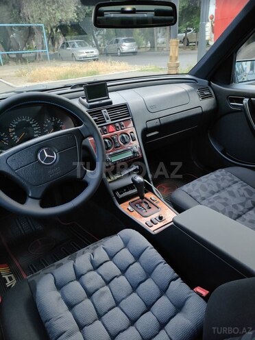 Mercedes C 240-13