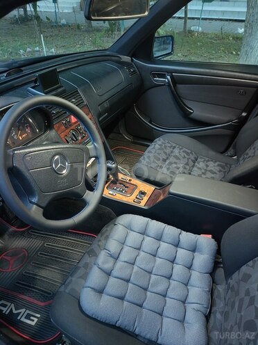 Mercedes C 240-10