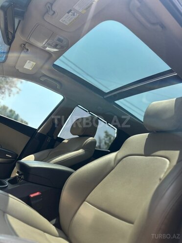 Hyundai Santa Fe-13
