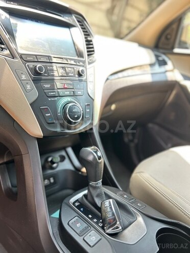Hyundai Santa Fe-12