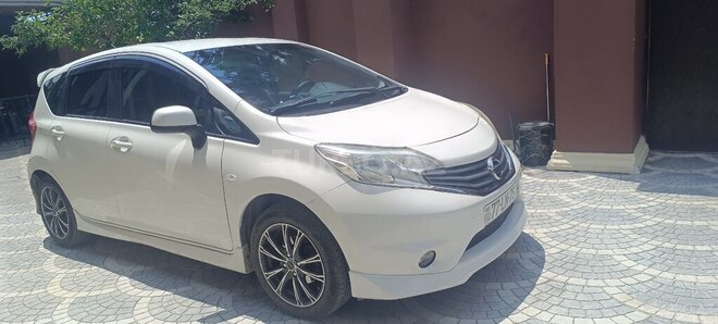 Nissan Note-8