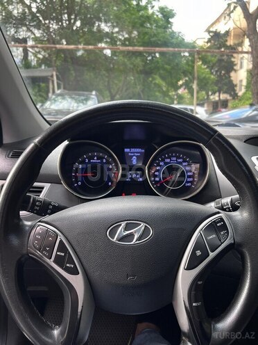 Hyundai Elantra-7