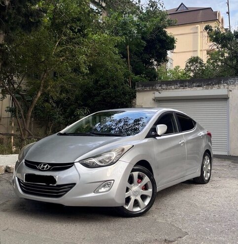 Hyundai Elantra-1