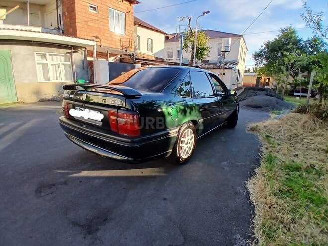 Opel Vectra-10