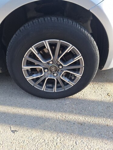 Kia Rio-15