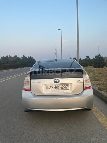 Toyota Prius-11