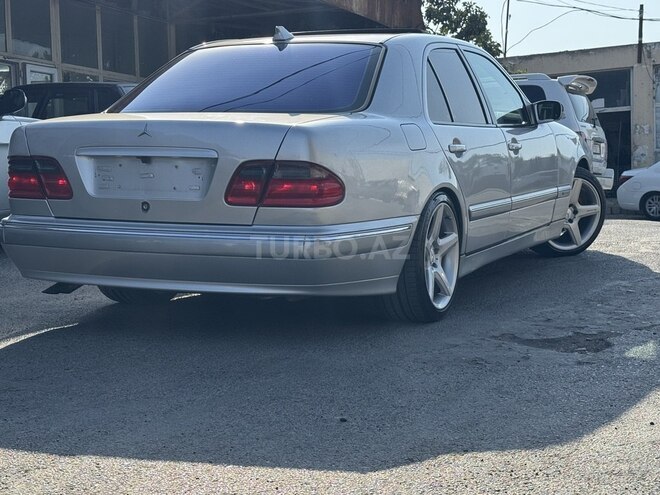 Mercedes E 240-12