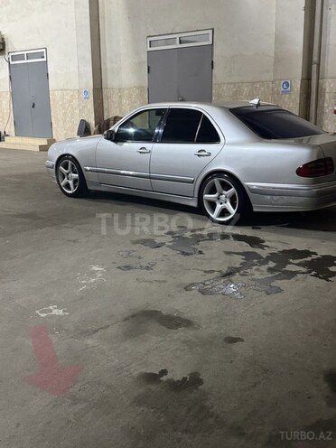 Mercedes E 240-7