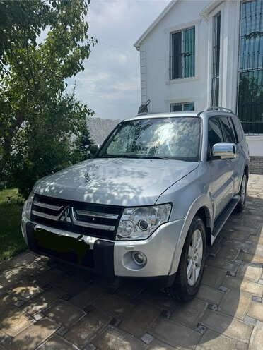 Mitsubishi Pajero-3