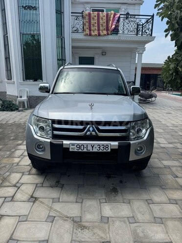 Mitsubishi Pajero-1