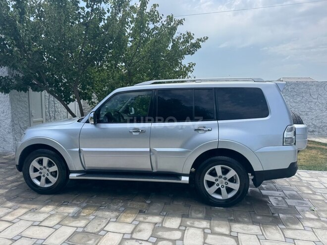 Mitsubishi Pajero-18