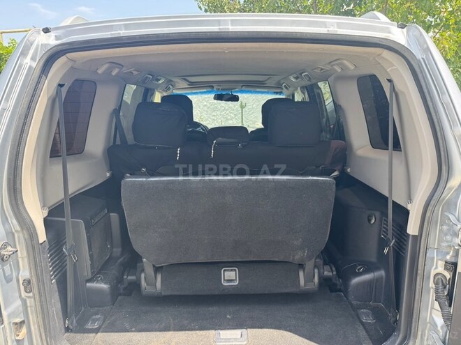 Mitsubishi Pajero-16