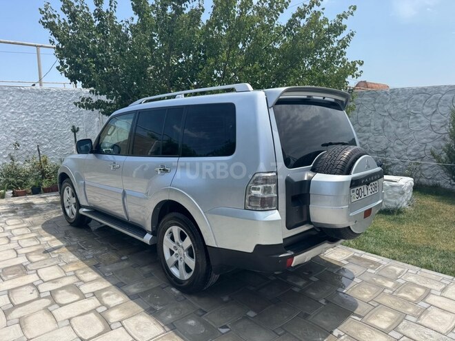 Mitsubishi Pajero-17