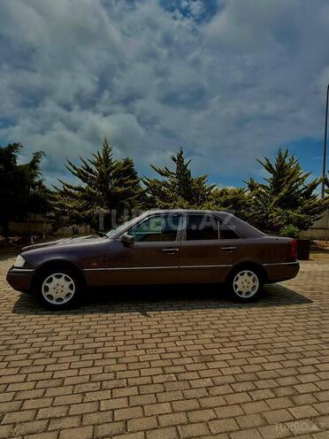 Mercedes C 220-9