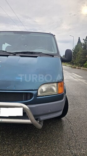 Ford Transit-4