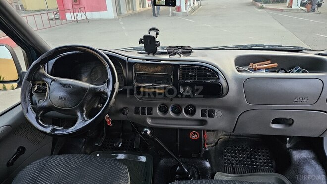 Ford Transit-11