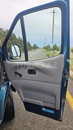 Ford Transit-10