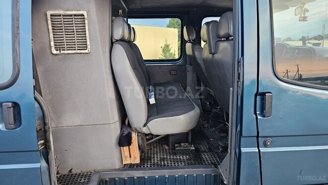 Ford Transit-14