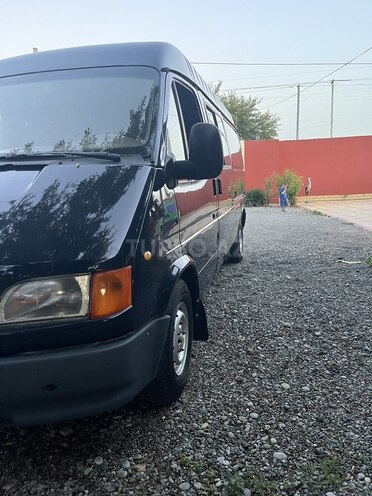 Ford Transit-6