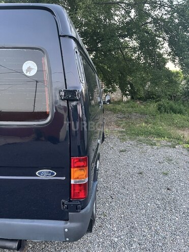 Ford Transit-8