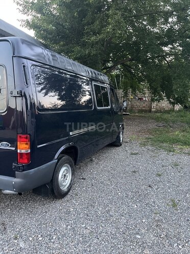 Ford Transit-7