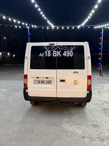 Ford Transit-11