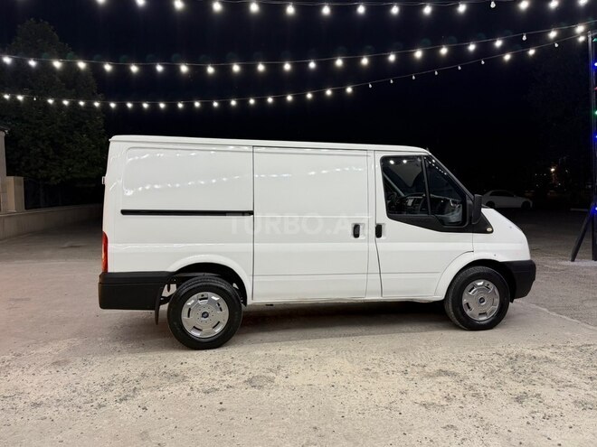 Ford Transit-6