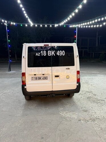 Ford Transit-8
