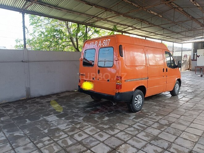 Ford Transit-3