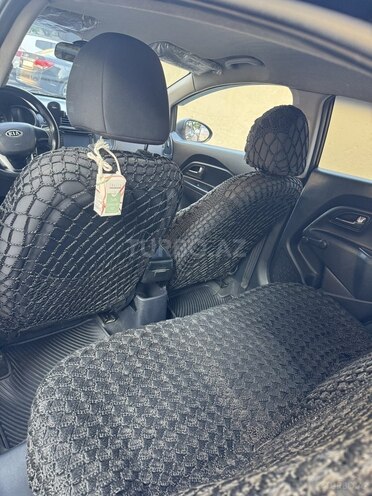 Kia Rio-4