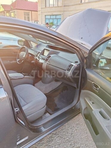 Toyota Prius-2