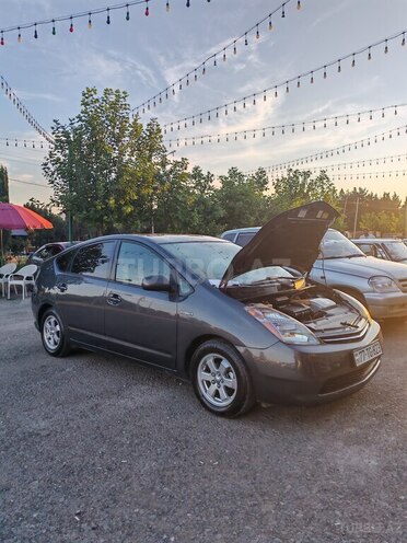 Toyota Prius-3