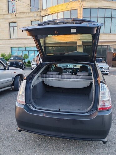 Toyota Prius-5
