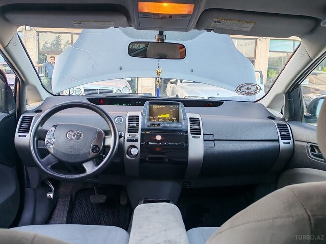 Toyota Prius-9