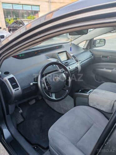 Toyota Prius-10