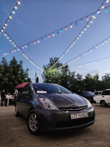 Toyota Prius-11